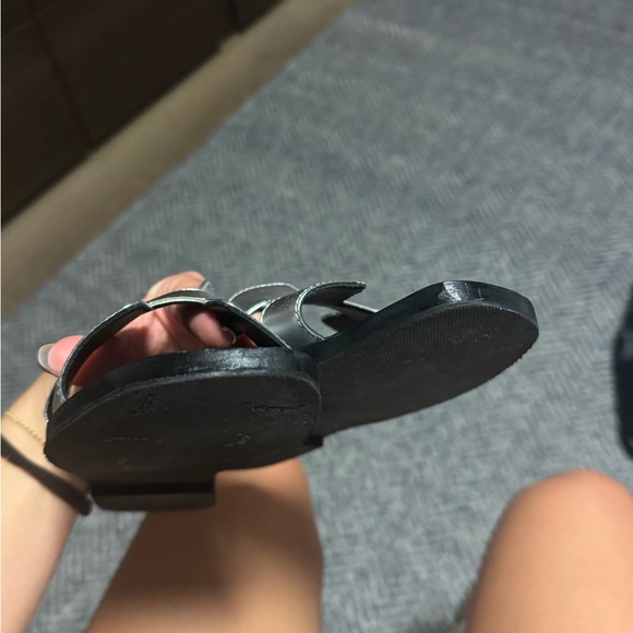 Hermes Oran Silver Slide Sandals
Eu 38 - Picture 5 of 9